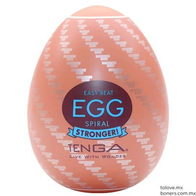 Masturbador masculino Tenga Egg Spiral con textura en forma de espiral. Imagen externa con etiqueta